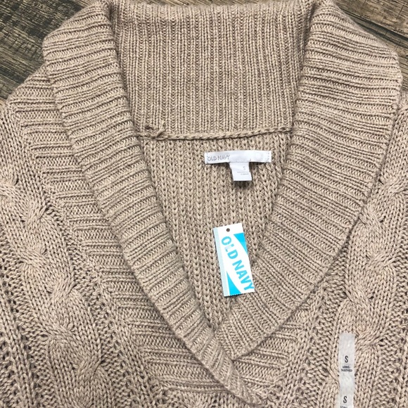Old Navy Sweater Size S Tan cable knit V-Neck - Picture 2 of 5